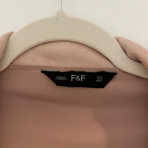 F&F COAT - Picture 2 of 5